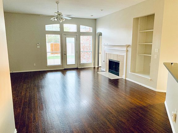 3rd image of 2515 Loch Haven Ct