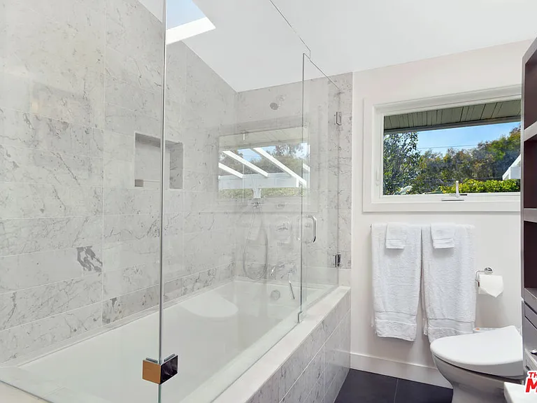 6750 Fernhill Dr — Photo 11