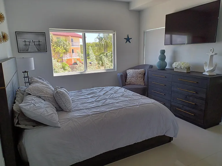 Second floor Queen Bed