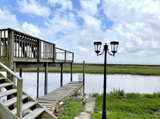509 E Bayshore Dr, Palacios, TX 77465
