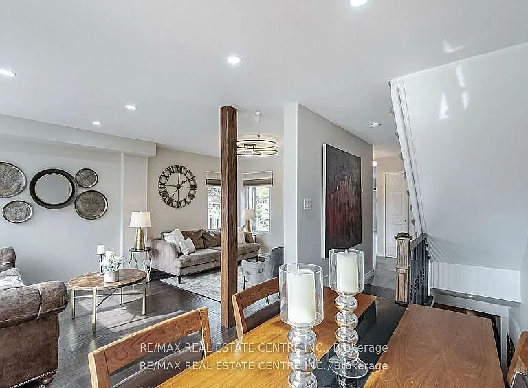 2046 Glenada Cres — Photo 15