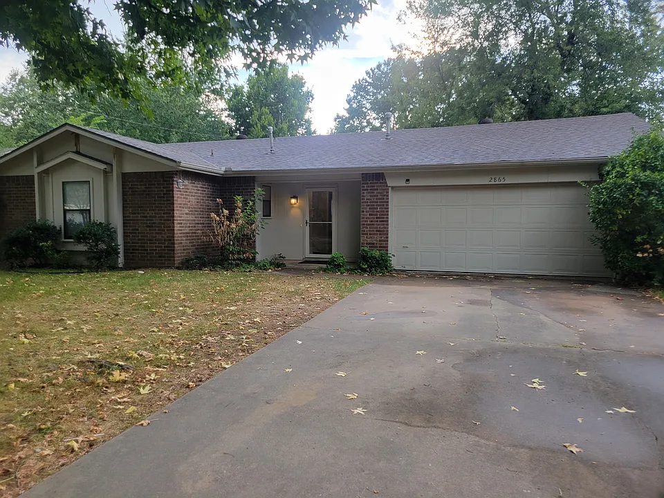 2865 N Susan Carol Ln