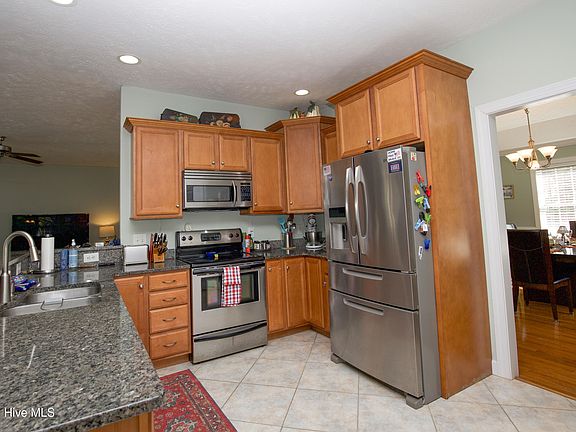 3rd image of 1150 Linden Road