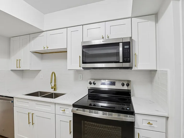 The Oaks Apartments — Photo 56