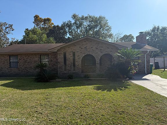 3rd image of 4710 New Hope Ave