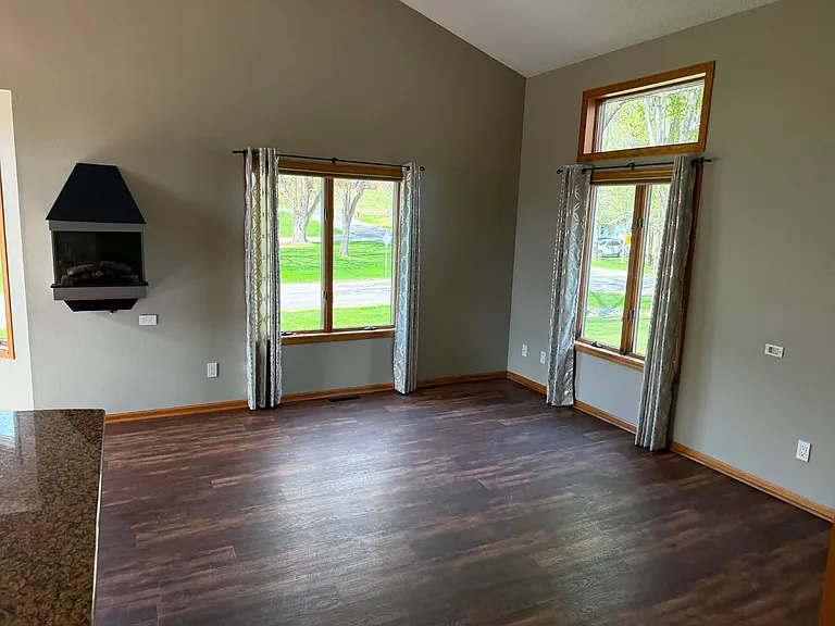 2215 Imperial Dr — Photo 14