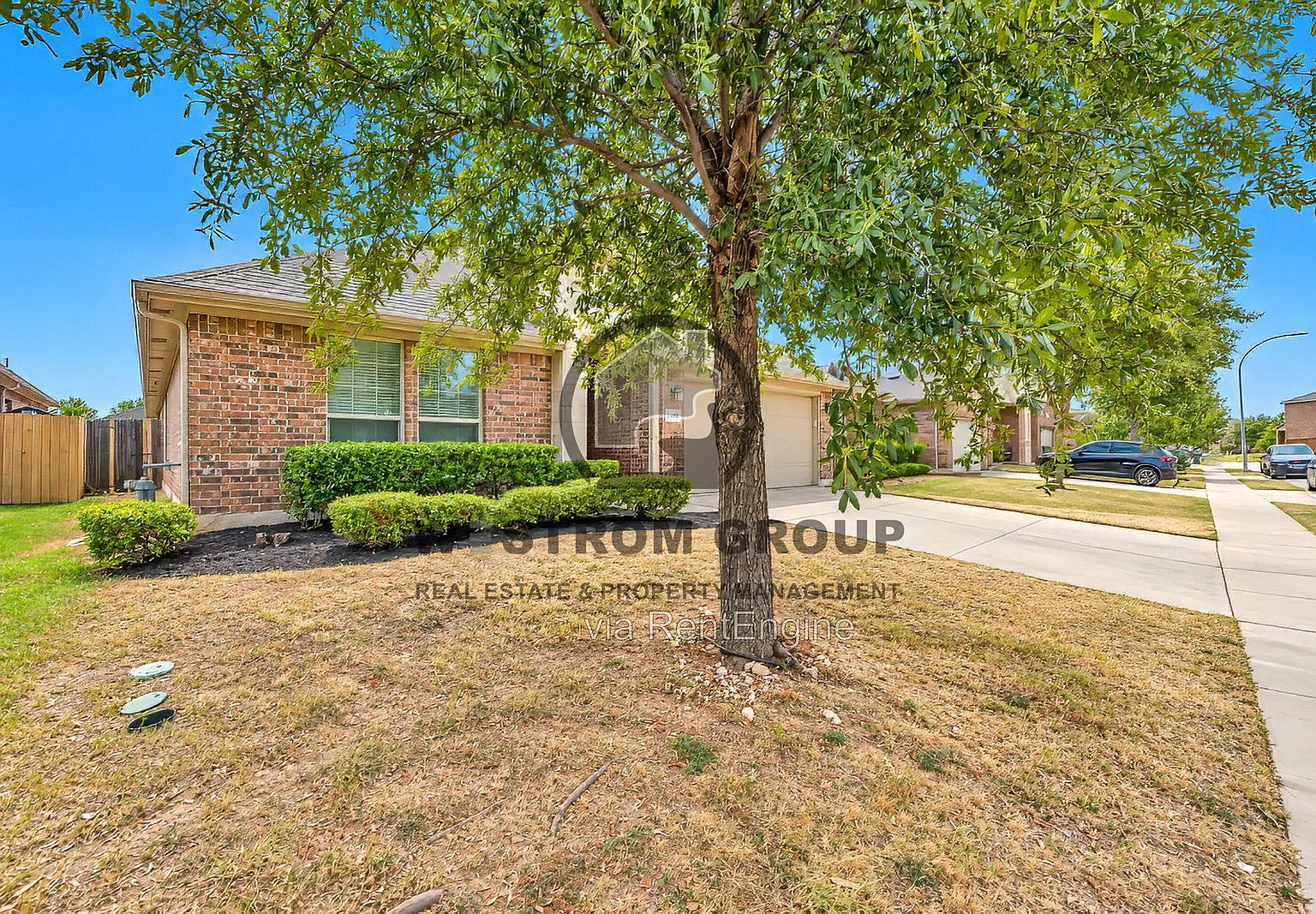 4 bed, 2.0 bath, 2170 sqft, $2,245 — Photo 3