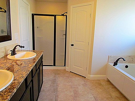 5th image of 814 Brittlebush Ct