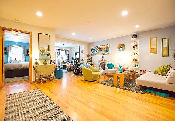 3rd image of 324 W 77th St #2B