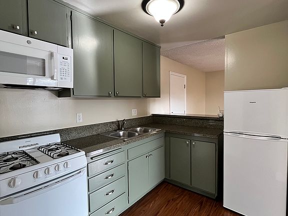 2nd image of 781 Embarcadero Del Norte #23