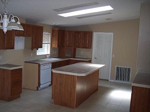 4th image of 1262 Fm 1647