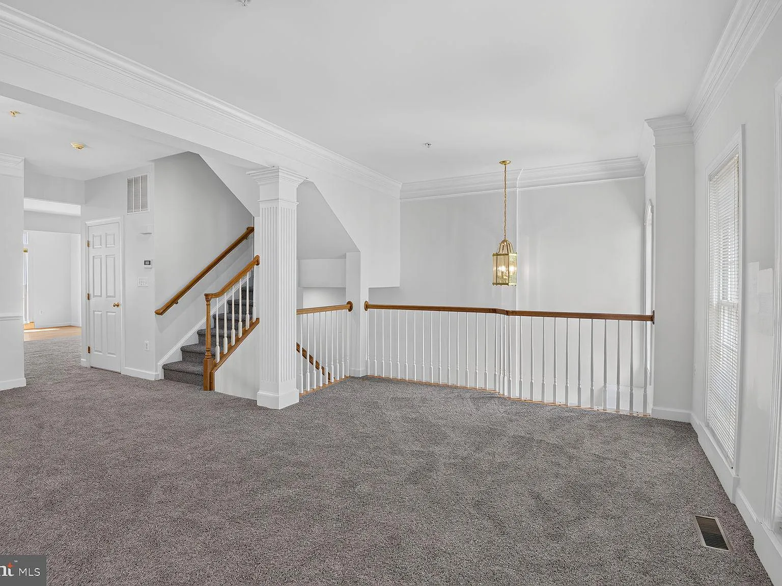 3 bed, 2.5 bath, 2398 sqft, $3,600 — Photo 2