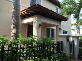 121 NW Gardener St, Boca Raton, FL 33432