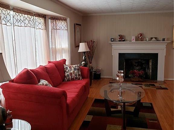 3rd image of 4920 Briarwood Ln