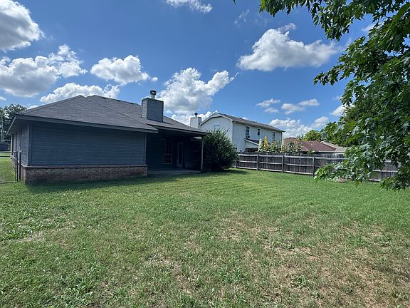 3rd image of 223 N Valley Dr