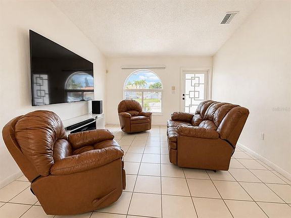 5th image of 14719 SW 176th St