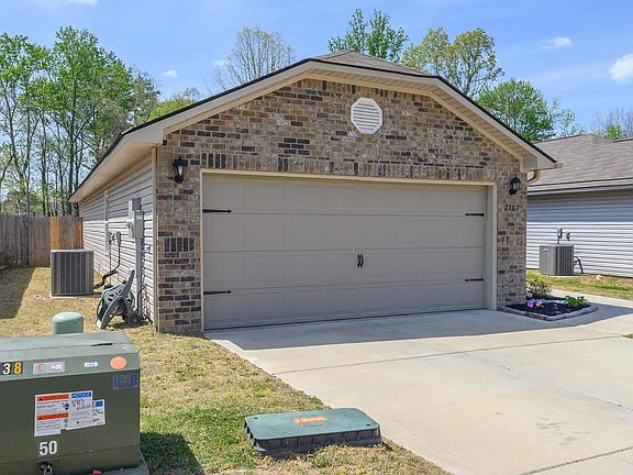 3rd image of 2107 Kilpatrick Ln NW