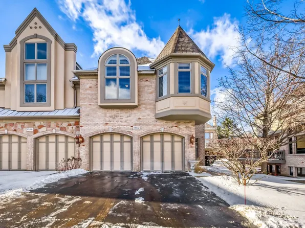 1562 S Paul Le Comte Ct, Palatine, IL 60067
