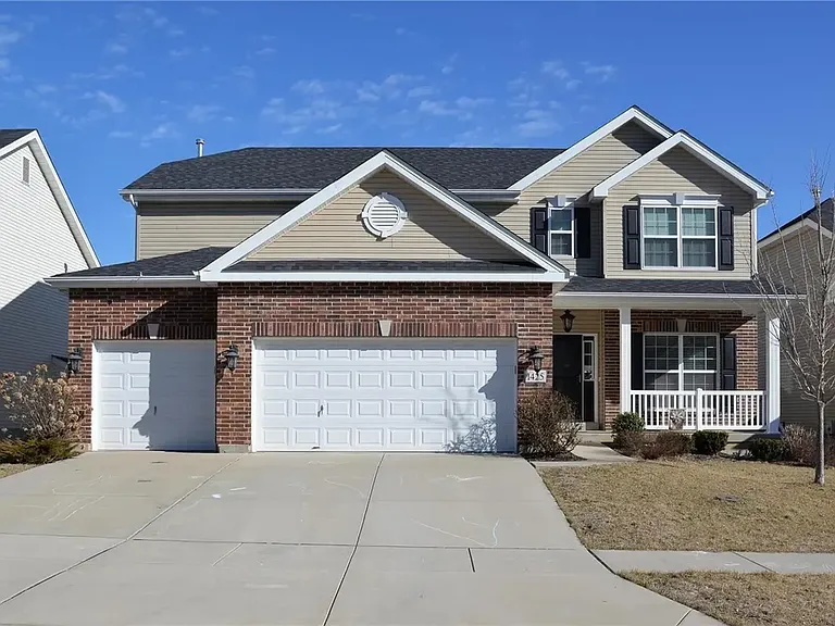 1425 Red Oak Plantation Dr — Photo 1