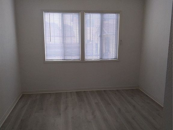 5th image of 434 Laconia Blvd