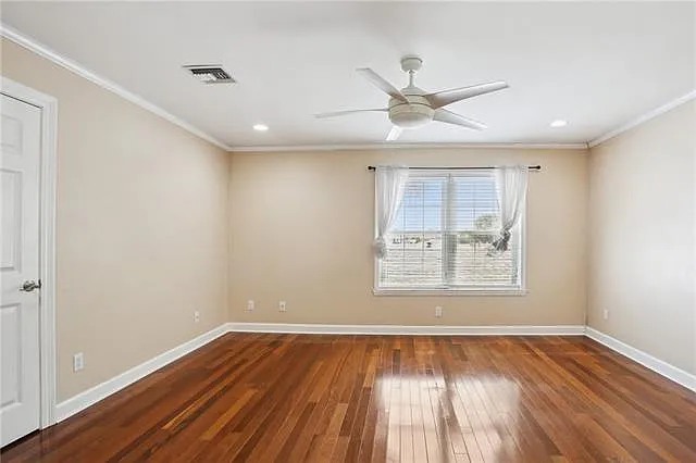 661 E William David Pkwy — Photo 18