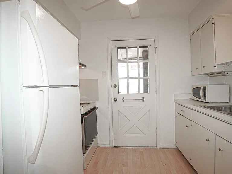 4211 Newton Ave #209 — Photo 11