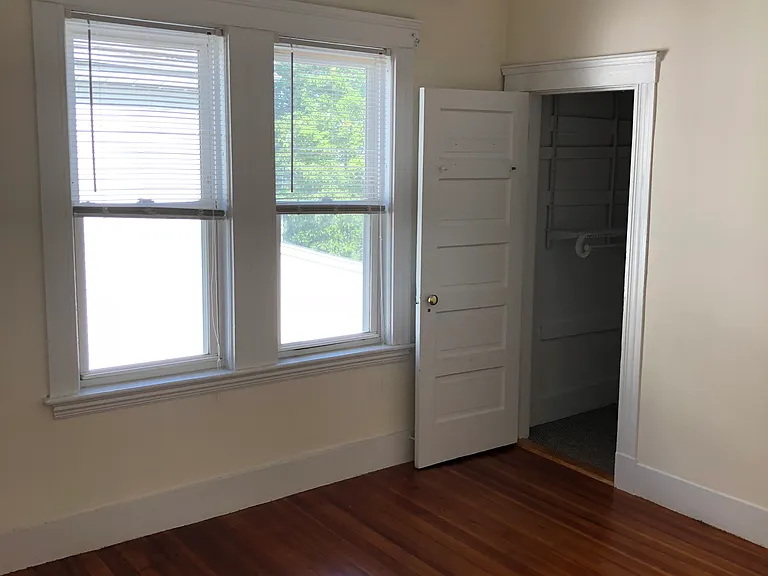 28 Laurel St #2 — Photo 2