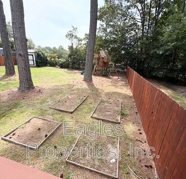 242 N Marion Dr — Photo 25