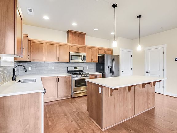 3rd image of 28919 SW Geneva Loop