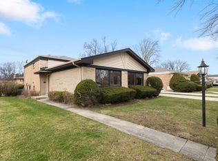 601 Lavergne Ave, Wilmette, IL 60091