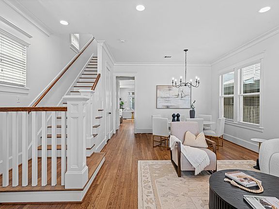 2nd image of 640 W 17th St