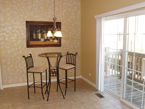 3rd image of 1244 Evergreen Ave #4-4