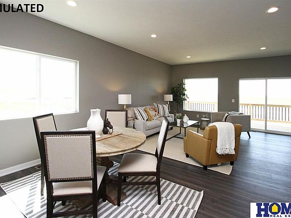 5th image of 5031 W Hillsboro Dr