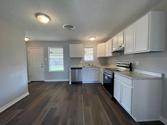 4th image of 517 N San Jose Dr