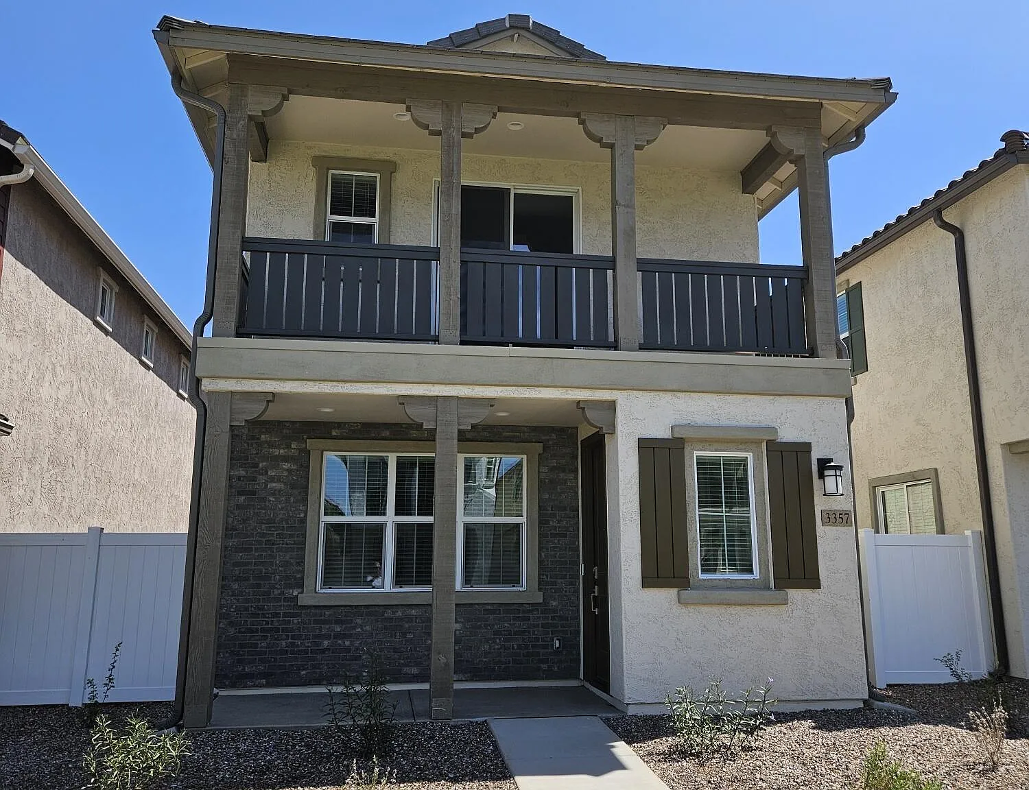 4 bed, 3.5 bath, 2074 sqft, $2,600 — Photo 1
