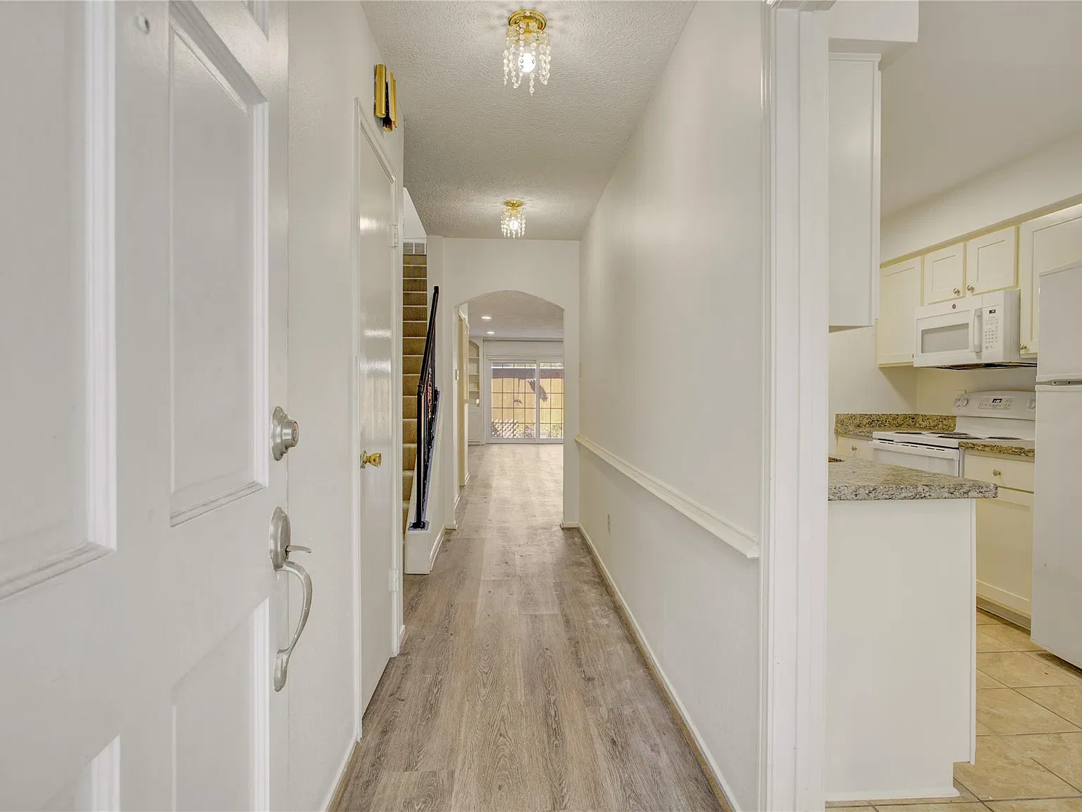 2 bed, 2.5 bath, 1584 sqft, $2,300 — Photo 3