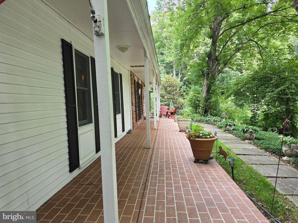 16601 Briardale Rd, Rockville, MD - View 3