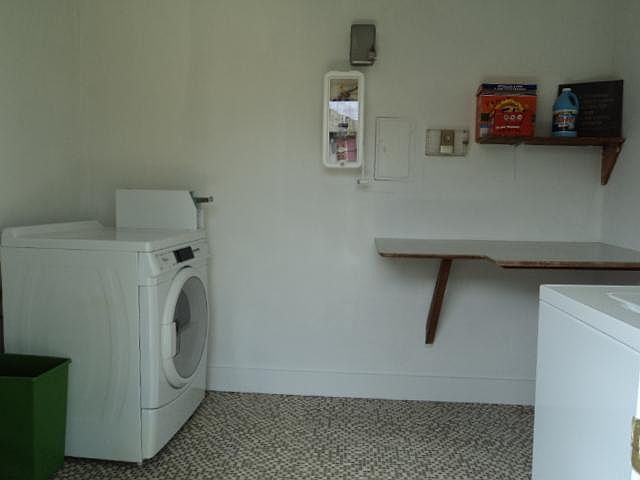 SHARED LAUNDRY ROOM