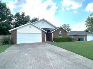 4906 Avondale Ln, Springdale, AR 72762
