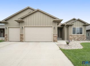 3517 E Prairie Wind St, Sioux Falls, SD 57108