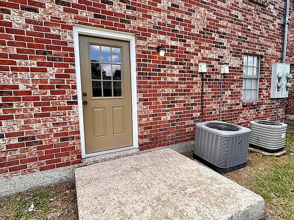 4th image of 8041 Cecil Dr