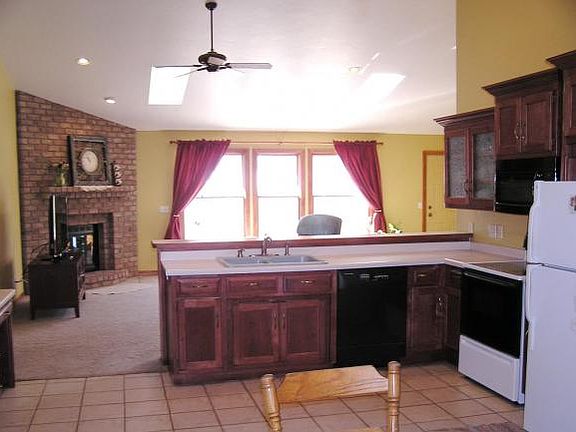 2nd image of 2731 Oakwood Dr