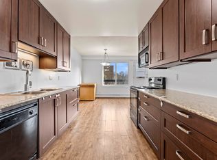 Country Club Estate, Edmonton, AB T5R 2E1