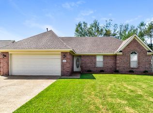1261 Thames Dr, Southaven, MS 38671
