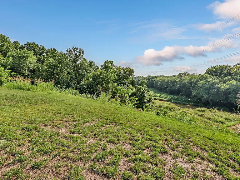 241 Limestone Point Dr — Photo 13