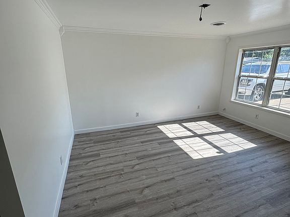4th image of 507 N Washington Ave