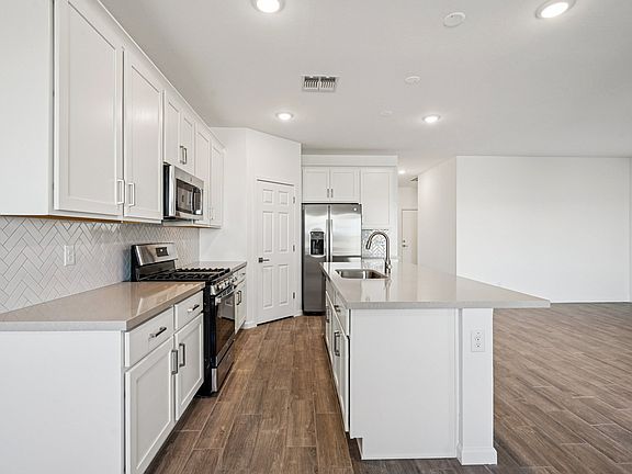 North Copper Canyon - Iris Interior Image 5