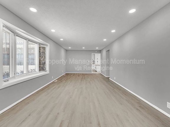 5th image of 3204 N Wildan Ave