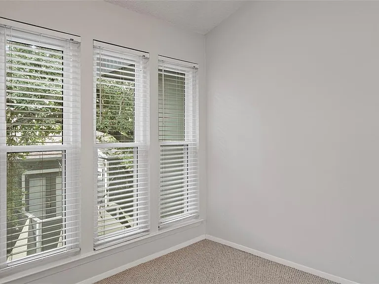 4020 Holland Ave #202 — Photo 29