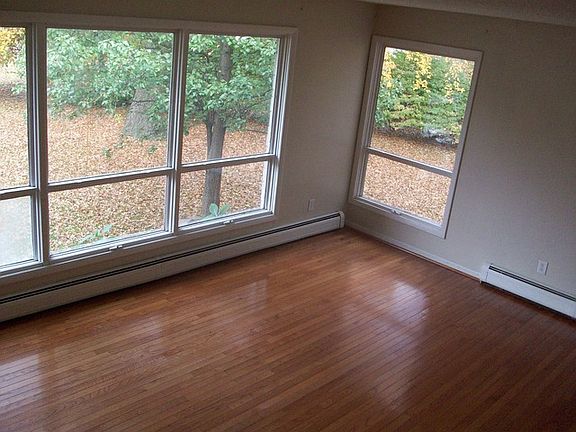 4th image of 6311 Lakewood Ave